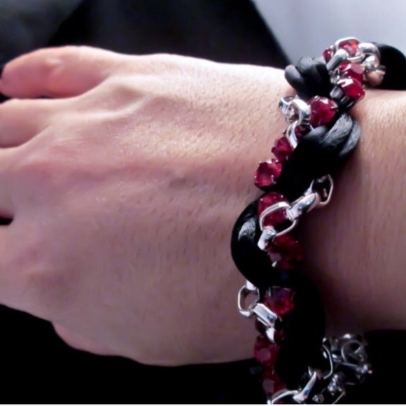 Swarovski satin silver bracelet NWT - Picture 3 of 6